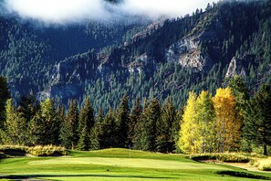 Golf - SV124- Walk to lifts and Town-Hot tub & Pool (Ketchum)