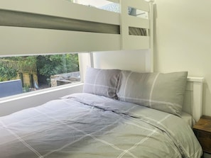 Room - 5-Bedroom Gem in Auckland CBD (Auckland)