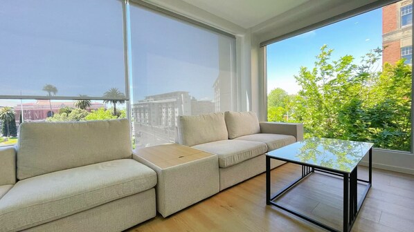 Living area - 5-Bedroom Gem in Auckland CBD (Auckland)