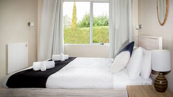 3 slaapkamers, een strijkplank/strijkijzer, reisbedje, wifi