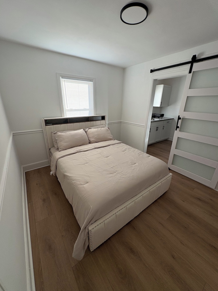 Charming Classic, duplex Home with a Modern Twist - Charlotte | Stayz
