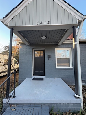 تفاصيل الفندق من الخارج