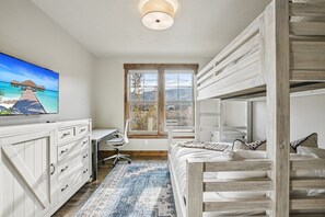 3 Schlafzimmer, Bügeleisen/Bügelbrett, Reisekinderbett, kostenloses WLAN