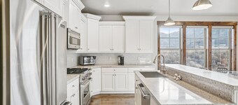 Stunning Lakeside Retreat | Deer Valley East Village | Mountain Views