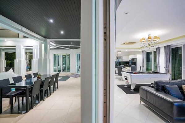 غرفة الألعاب