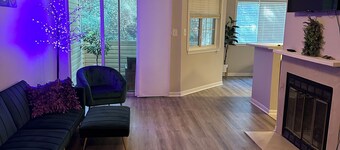 Cozy 1BR Stay;Fast WiFi ;Free parking; Great Location;Swimming pool;Tennis court