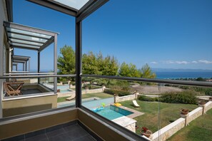 Property grounds - Secluded Villa in Halkidiki – Pool, Balcony, Beach Nearby (Hanioti)