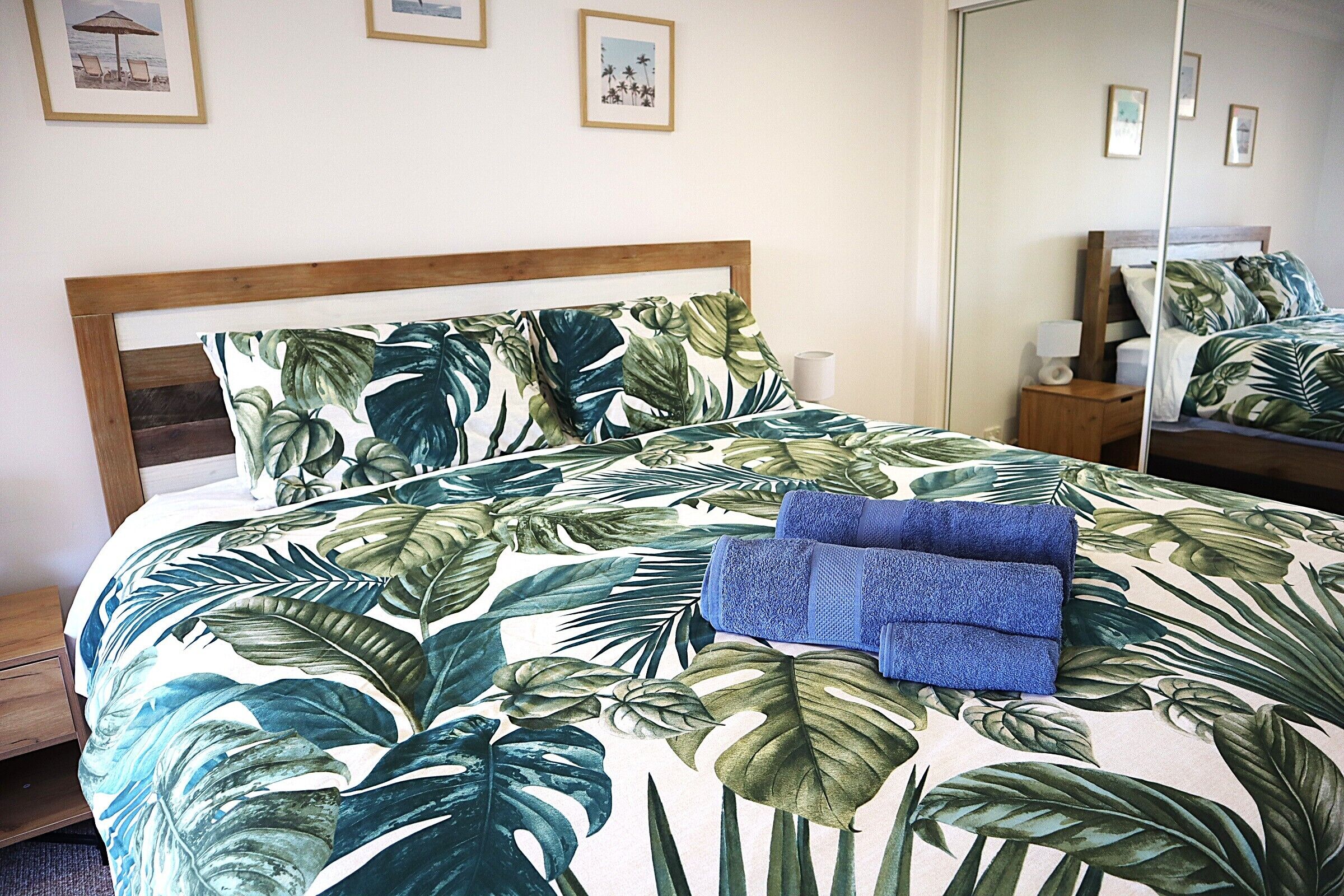 Strykejern/-brett, internettilgang og sengetøy