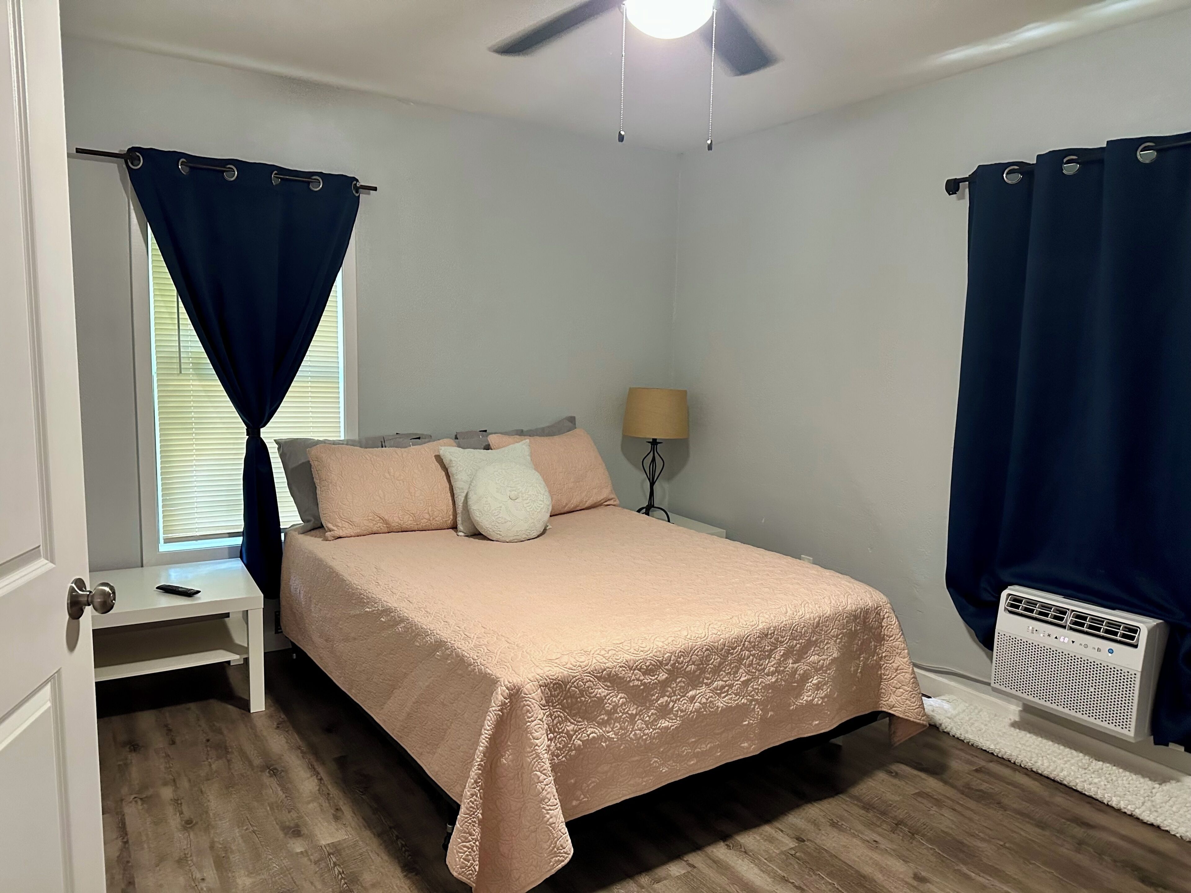 2 chambres, bureau, fer et planche à repasser, Wi-Fi gratuit