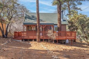 Exterior - Bear Den|Jacuzzi, Steps away from trails, Dogs OK! (Big Bear)