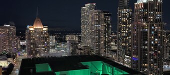 Luxury in The Heart of Mississauga, minutes away from Pearson Airport