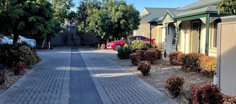 Tasha's Apartments in Angle Park