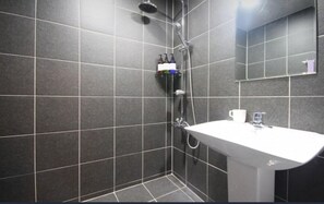 Basic Double Room | Bathroom | Shower, free toiletries, hair dryer, slippers - 1RUA (Busan)