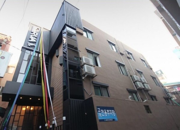 Exterior - 1RUA (Busan)