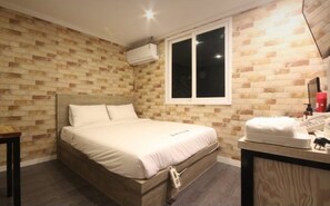 Basic Double Room | Desk, laptop workspace, free WiFi - 1RUA (Busan)