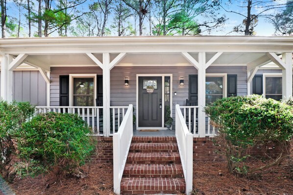 Exterior - Spacious 4-bedroom house in welcoming Fuquay-Varina with game room (Fuquay-Varina)