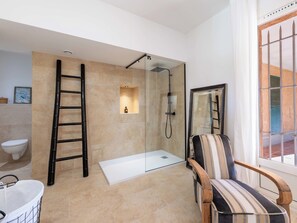 Shower, hair dryer, towels - 5-Room Villa with Pool – Mougins Saint-Basile (Mougins)