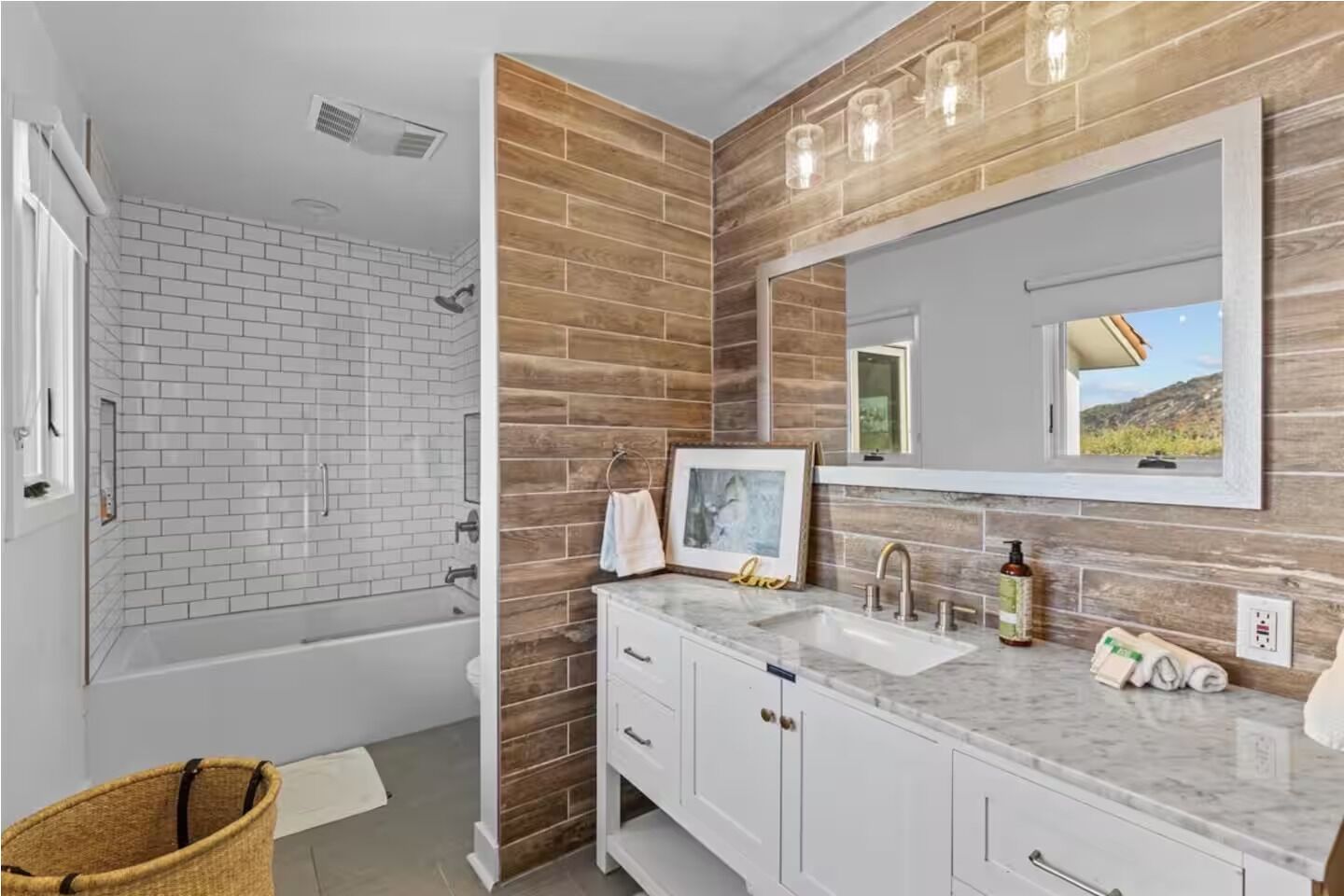 Shower, jetted bath, towels, soap