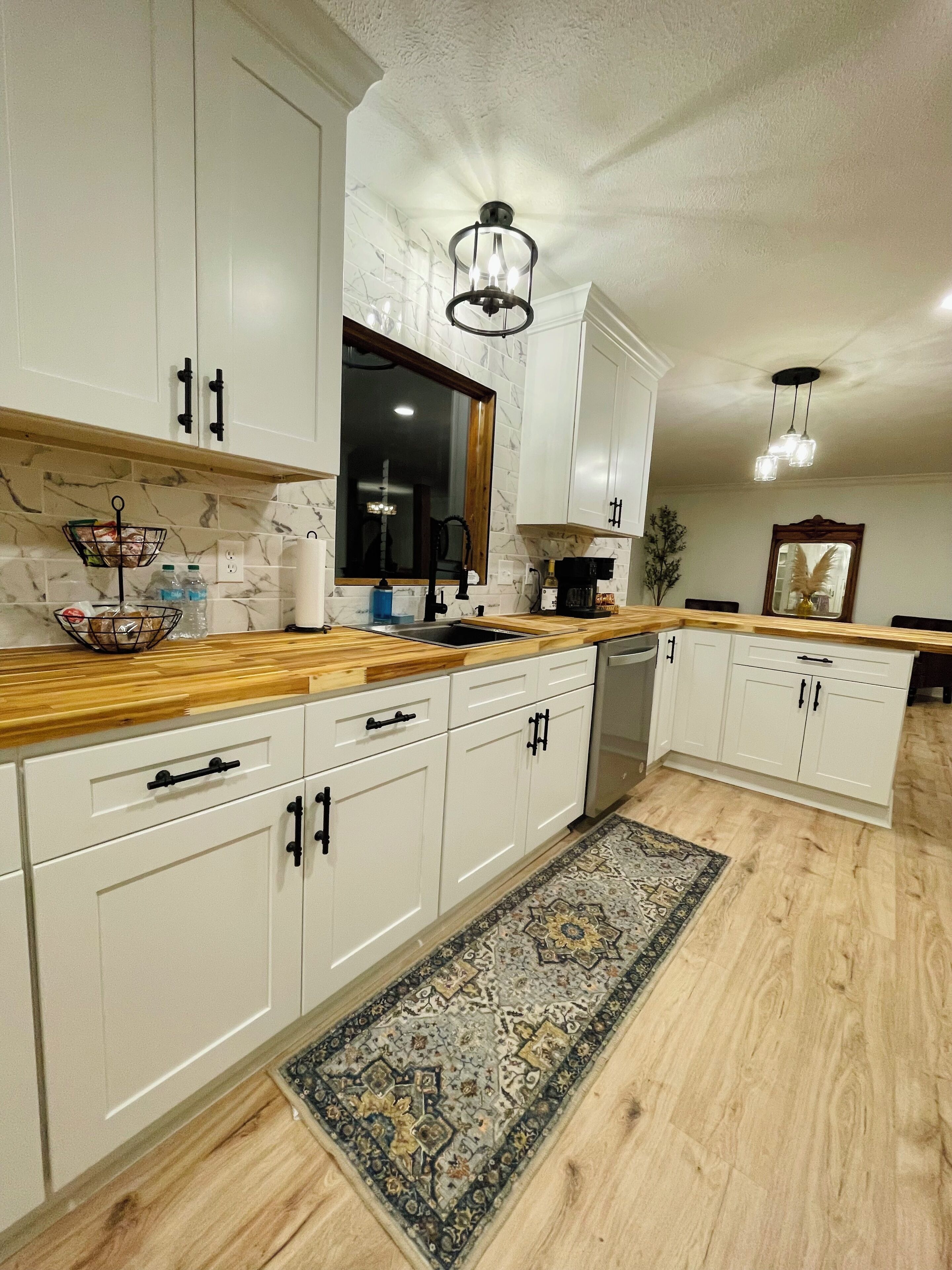 Kylskåp, mikrovågsugn, ugn och spishäll