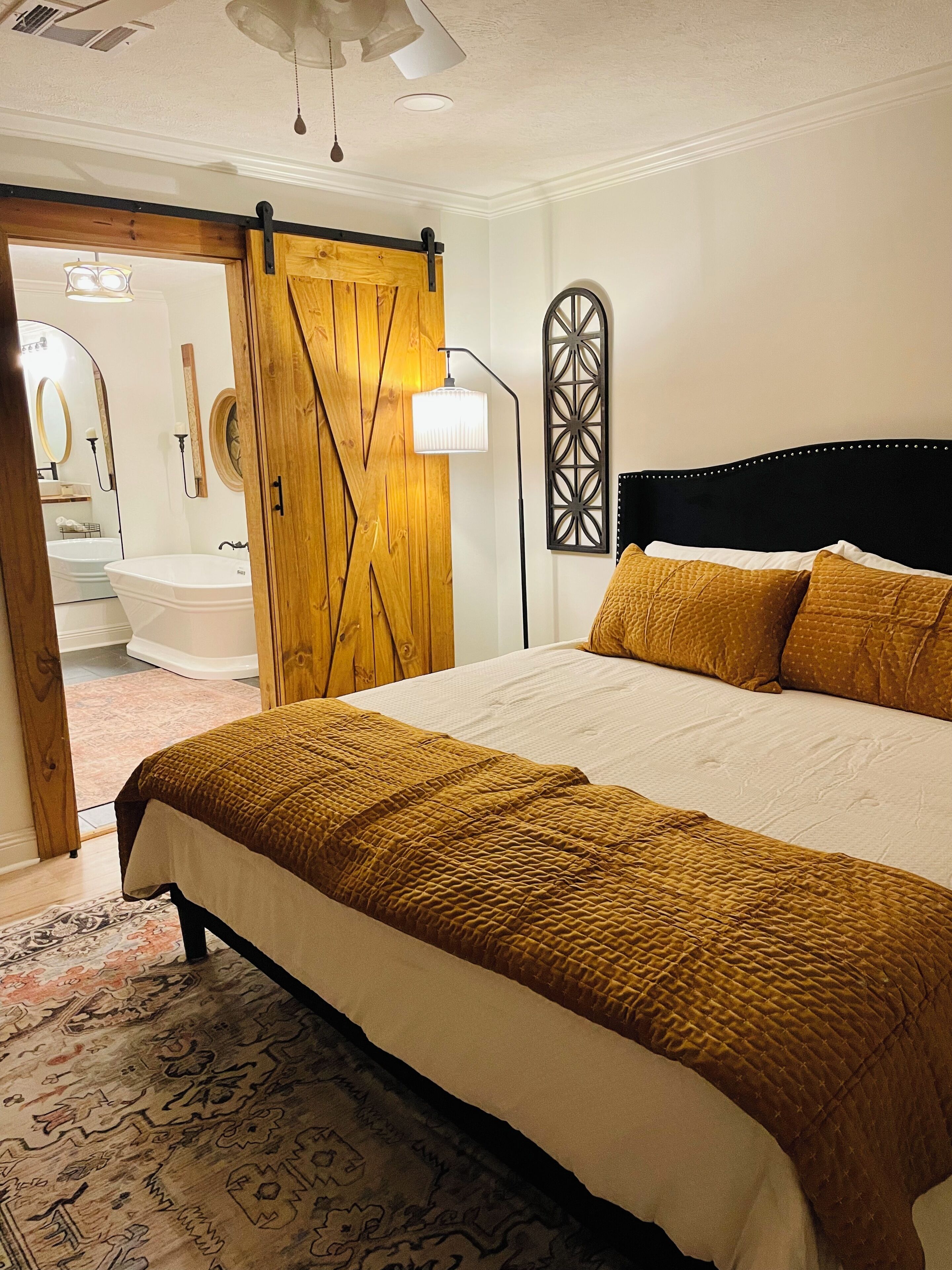 Strykjärn/strykbräda, gratis wi-fi och sängkläder