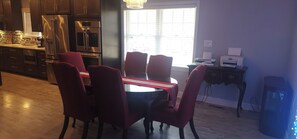 ميكروويف، فرن، موقد طهي مسطح، غسالة أطباق