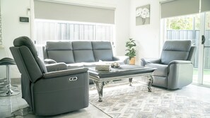 TV connectée, jeux vidéo, médiathèque