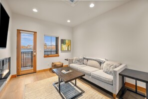 Living area - New! Downtown Whitefish 1BR Summit Suite – Walk to Shops, Restaurants, & Adventure (Whitefish)