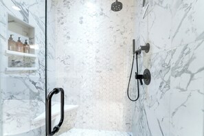 Shower, hair dryer, towels - New! Stunning Downtown Whitefish Loft | 3BR, 3.5BA, Hot Tub & Mountain Views (Whitefish)