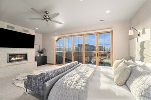 Free WiFi, bed sheets - New! Stunning Downtown Whitefish Loft | 3BR, 3.5BA, Hot Tub & Mountain Views (Whitefish)