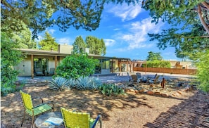 Terrace/patio -  Luxury West Sedona Retreat with Hot Tub, Red Rock Views & Walk-to Trails (Sedona)