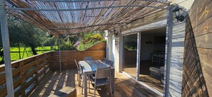 Outdoor dining - Duo of Mini-villas, cosy cottages with sea view (Olmeto)
