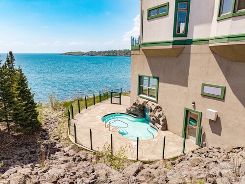 Whispering Pines Lake Views | 1BR King Suite