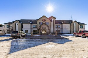 Exterior - Whispering Pines Lake Views | 2 Queen Bed Studio (Two Harbors)