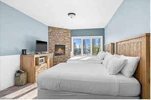 1 bedroom, desk, iron/ironing board, travel crib - Whispering Pines Lake Views | 2 Queen Bed Studio (Two Harbors)