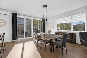 Dining - Le Memph Renarde: 3 bedrooms pool hot tub lac Memphrémagog (Magog)