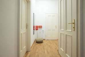 Interior - Cozy 1BR apartment near Opera - 24h self check-in (Wien)