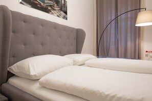 Iron/ironing board, WiFi, bed sheets - Cozy 1BR apartment near Opera - 24h self check-in (Wien)