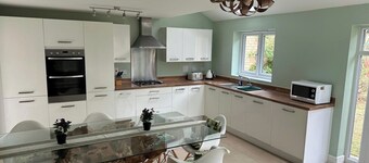 Oakham Haven: Modern 3-Bedroom Family Retreat