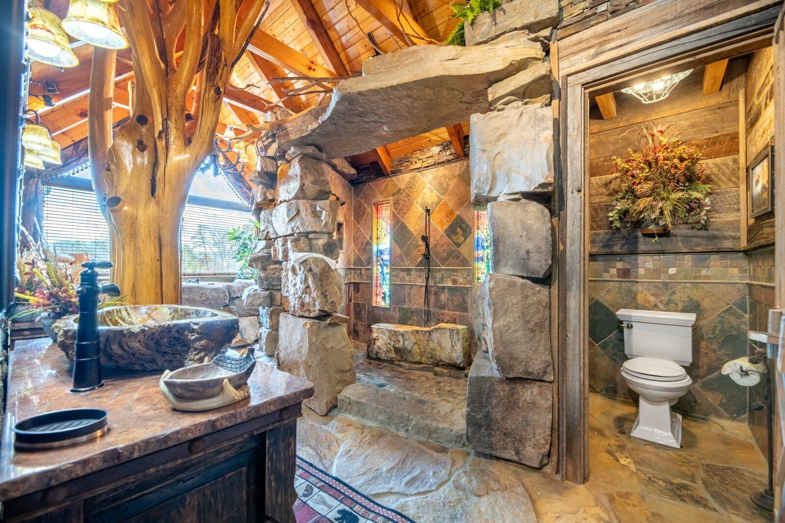 Shower, jetted tub, towels