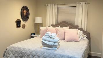 Iron/ironing board, WiFi, bed sheets