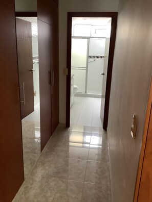 Shower, towels, soap, toilet paper - Brown Cat Loft (ARMENIA)