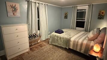 1 chambre, fer et planche à repasser, accès à Internet, literie fournie