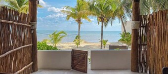 Arenika: Beachfront Villa for 19 people