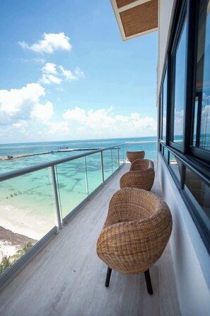 Property grounds - Beachfront 3BR Puerto Morelos - Rooftop Pool (Puerto Morelos)