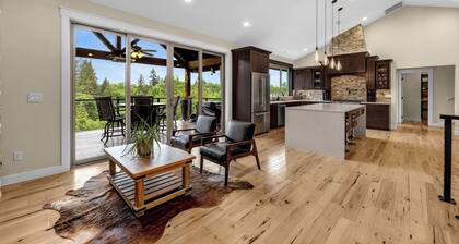 The Ridgefield Grand Estate – Luxury on 3 Levels