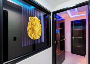 Interior - Luxury SkyView Jacuzzi Suite City Night Lights Sunrise Ocean&Palm tree views (Cartagena)