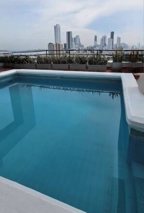 Pool - Luxury SkyView Jacuzzi Suite City Night Lights Sunrise Ocean&Palm tree views (Cartagena)
