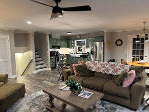 Smart TV, fireplace, DVD player, books - Sleepin' Hickory: Deep Woods Luxury, Game Room & Winding Creek View (Greenville)