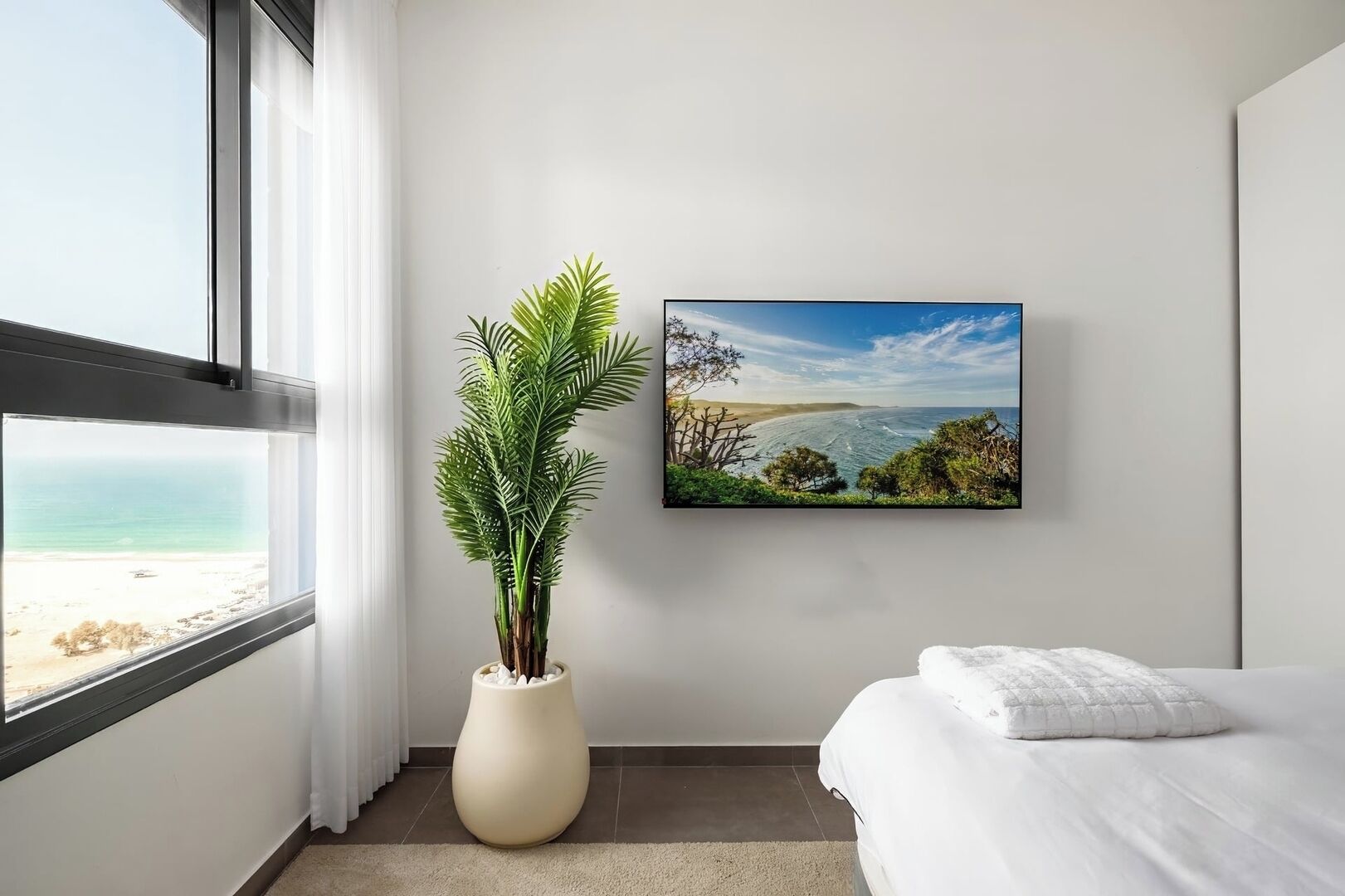 Bureau, fer et planche à repasser, Wi-Fi, draps fournis