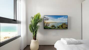 Bureau, fer et planche Ă repasser, Wi-Fi, draps fournis